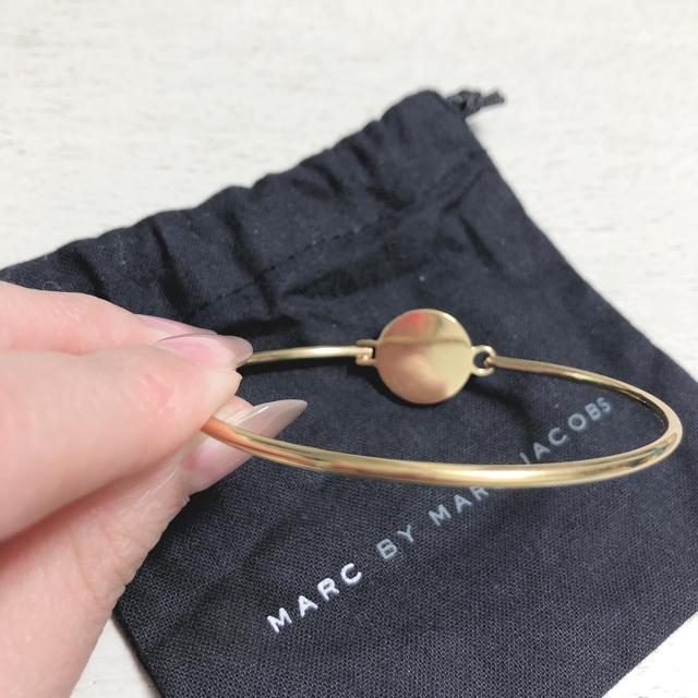 MARC BY MARC JACOBS(マークバイマークジェイコブス)のマークバイマークジェイコブス レディースのアクセサリー(ブレスレット/バングル)の商品写真