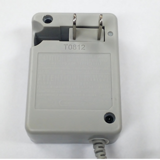 ニンテンドー3DS(ニンテンドー3DS)の3DS /new3DS/DSi/3DSLL/対応 充電器ACアダプター(携帯用ゲーム機本体)
