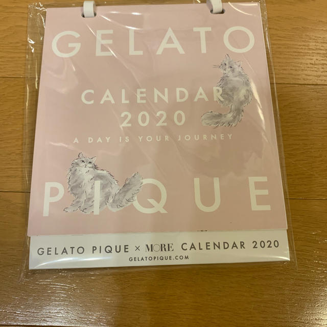 gelato pique(ジェラートピケ)のMORE1月号★付録＊ジェラートピケ卓上カレンダー★ インテリア/住まい/日用品の文房具(カレンダー/スケジュール)の商品写真