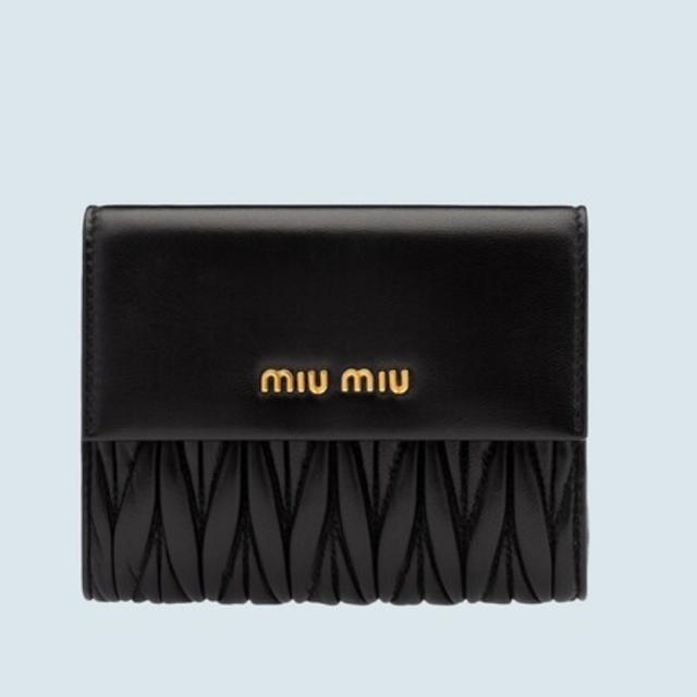 miumiu マテラッセ財布レディース