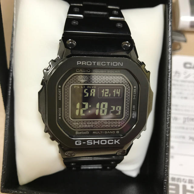 カシオの腕時計　G-SHOCK　GMW-B5000GD-1JF