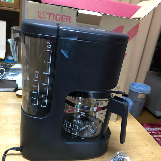 TIGER(タイガー)のタイガー コーヒーメーカー 6杯用 ブラック ACC-A060-K スマホ/家電/カメラの調理家電(コーヒーメーカー)の商品写真