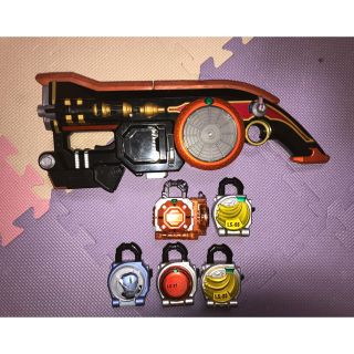 バンダイ(BANDAI)の仮面ライダー鎧武☆DJ銃&ロックシールド(特撮)