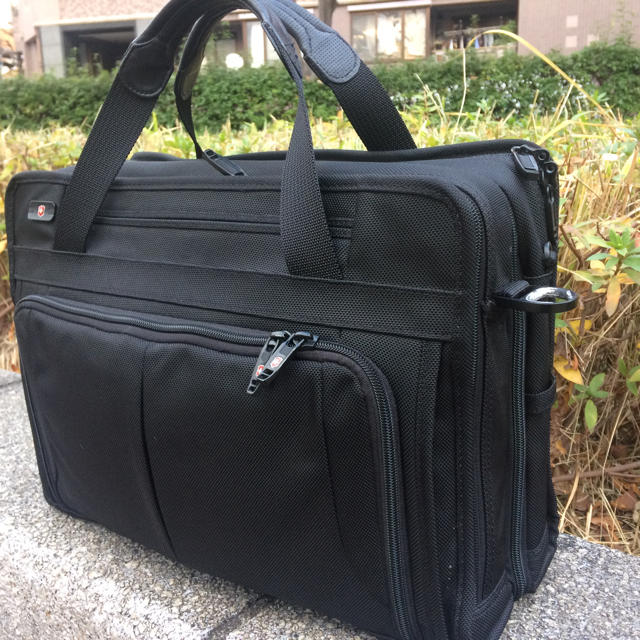 VICTORINOX - ☆ビクトリノックス☆ビジネスバッグ 収納豊富!キャリー