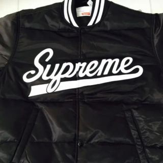 シュプリーム(Supreme)の16AW supreme Script Varsity Puffy Jacket(スタジャン)