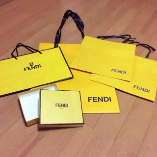 フェンディ(FENDI)のFENDI☆紙袋4つ&箱セット(ショップ袋)