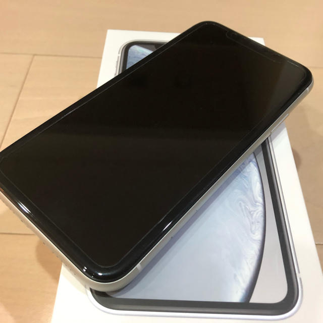 iPhone XR 64GB ホワイト simロック解除済