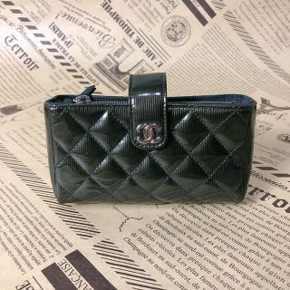 シャネル(CHANEL)のシャネル マトラッセ ポーチ ココ ダークグリーン(ポーチ)