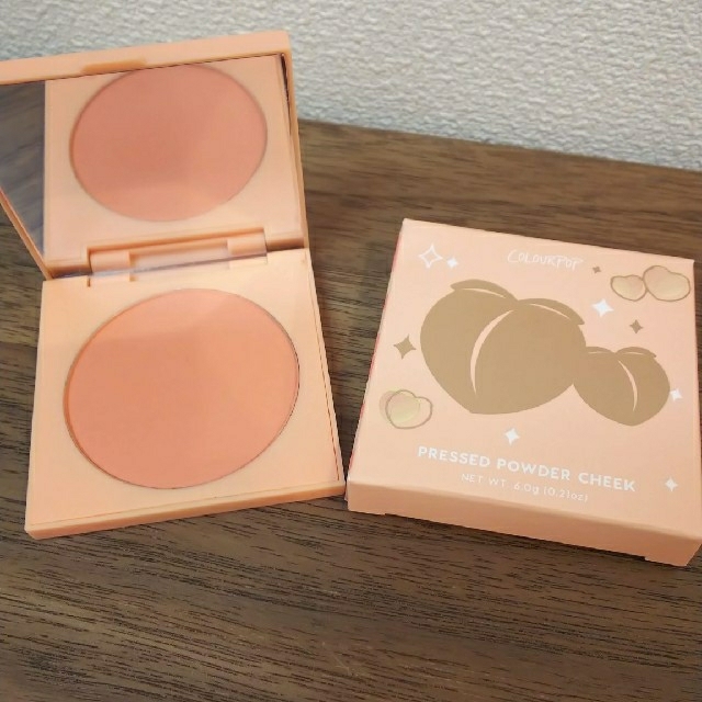 colourpop(カラーポップ)の【美品】colourpop チーク 🍑FRESH N PEACH ピーチ コスメ/美容のベースメイク/化粧品(チーク)の商品写真