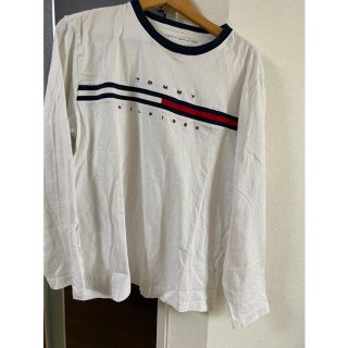 トミーヒルフィガー(TOMMY HILFIGER)のトミーヒルフィガー　ロンT  定番ロゴ　ホワイト(Tシャツ/カットソー(七分/長袖))