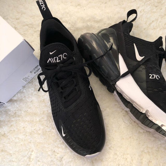 nike airmax 270 blackwhite  25cm