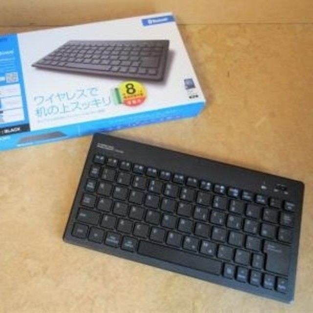 ELECOM(エレコム)のリモート対応 ELECOM bluetooth 小型Keyboard【新品】 スマホ/家電/カメラのPC/タブレット(PC周辺機器)の商品写真