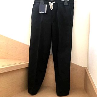 フレッドペリー(FRED PERRY)の【新品タグ付き】FRED PERRY(フレッドペリー)黒パンツ120〜130cm(パンツ/スパッツ)