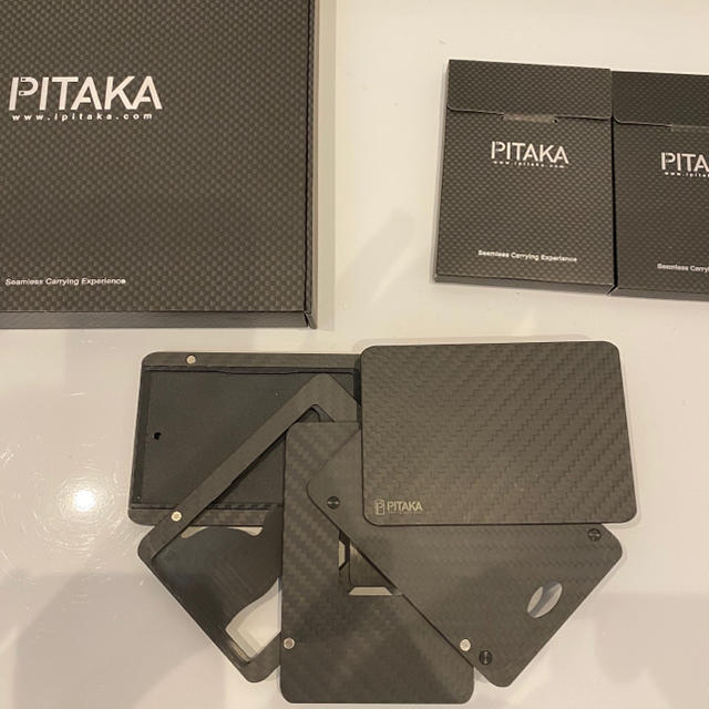 PITAKA 財布