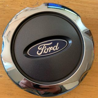 フォード(Ford)のフォード　エクスプローラ　ホイルセンターキャップ4個(ホイール)