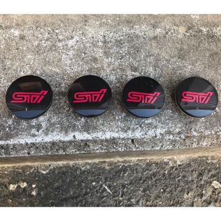 スバル(スバル)のSTI ホイール　センターキャップ(車外アクセサリ)