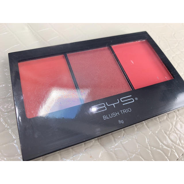 BYS(バイズ)のBYS BLUSH TRIO チーク 化粧品 3色チーク コスメ/美容のベースメイク/化粧品(チーク)の商品写真