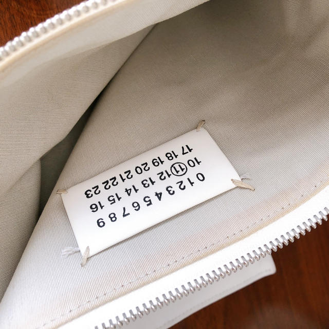 Maison Martin Margiela(マルタンマルジェラ)のMARTIN MARGIELA(マルタンマルジェラ) クラッチバッグ レディースのバッグ(クラッチバッグ)の商品写真