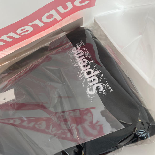 Supreme(シュプリーム)のsupreme box logo beanie new era 黒 メンズの帽子(ニット帽/ビーニー)の商品写真