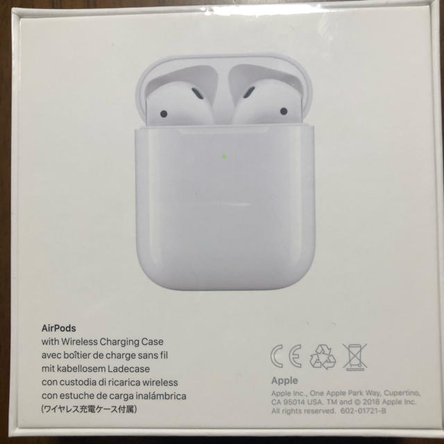 Apple(アップル)のAirPods スマホ/家電/カメラのオーディオ機器(ヘッドフォン/イヤフォン)の商品写真