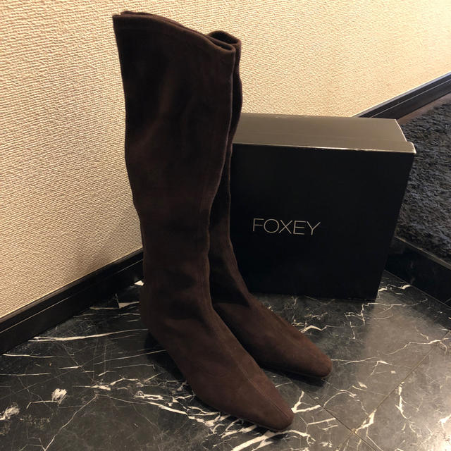 FOXEY(フォクシー)のフォクシースエード茶37ストレッチブーツプラダミュウミュウファビオルスコーニ レディースの靴/シューズ(ブーツ)の商品写真