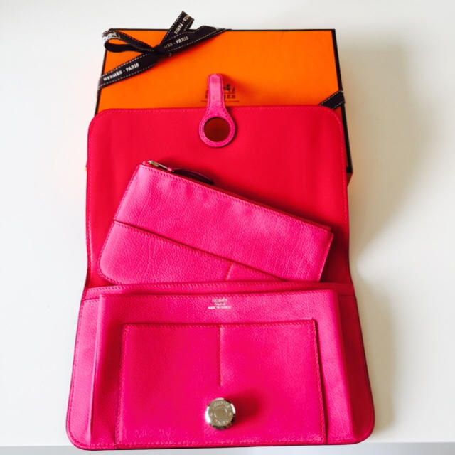 Hermes(エルメス)のエルメス ドゴン新品ローズピンク 希少 レディースのファッション小物(財布)の商品写真