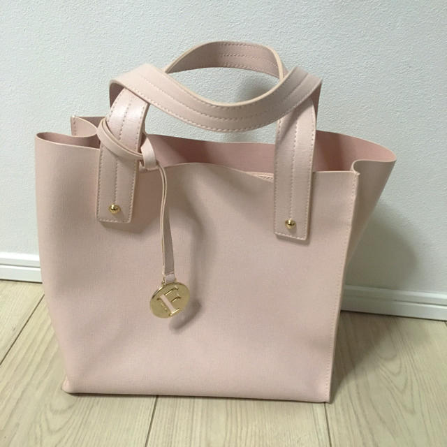 FURLA ピンクトートバッグ