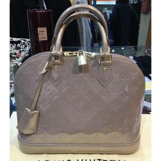 ルイヴィトン(LOUIS VUITTON)のルイヴィトン ヴェルニ アルマPM ベージュプードル  M91751(ハンドバッグ)