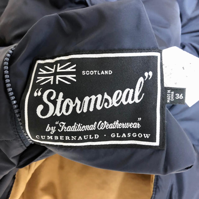 MACKINTOSH(マッキントッシュ)のSTORMSEAL リバーシブルダウンベスト　36 ストームシール メンズのジャケット/アウター(ダウンベスト)の商品写真