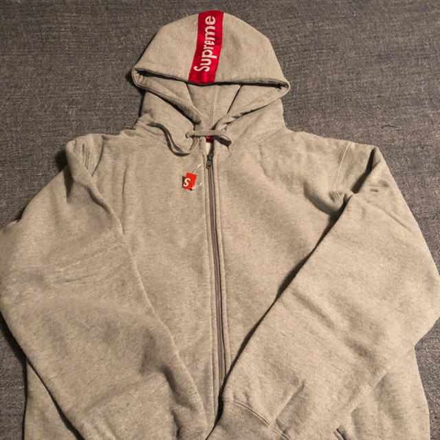 トップスSupreme logo tape zip up hoodie Lサイズ試着だけ