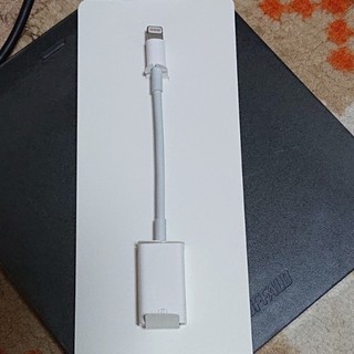 アップル(Apple)のLightning USBカメラアダプタ(映像用ケーブル)