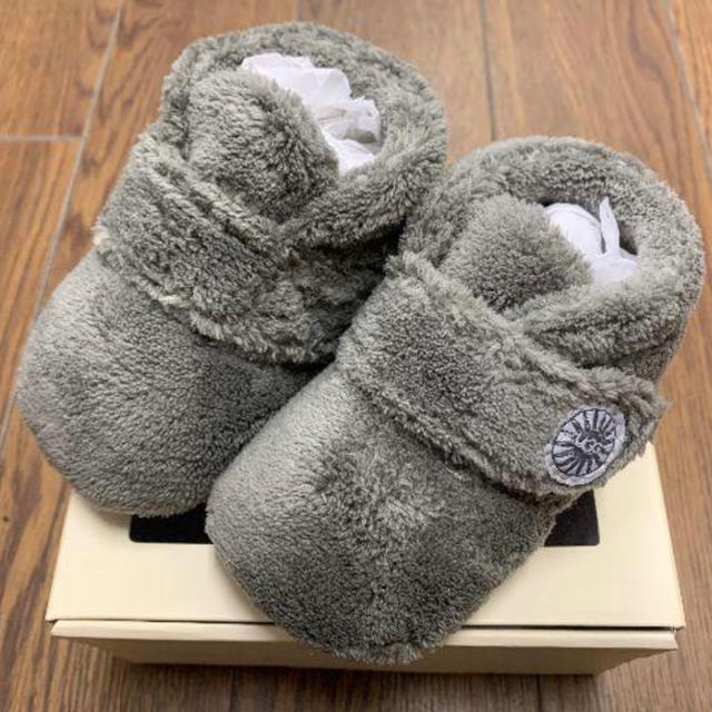 UGG(アグ)のUGG BABY BIXBEE アグ ベビー ビックスビー ファストシューズ キッズ/ベビー/マタニティのベビー靴/シューズ(~14cm)(スニーカー)の商品写真