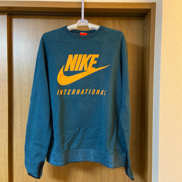 NIKE(ナイキ)の【Lサイズ】Nike ナイキ INTERNATIONAL CREW  メンズのトップス(スウェット)の商品写真