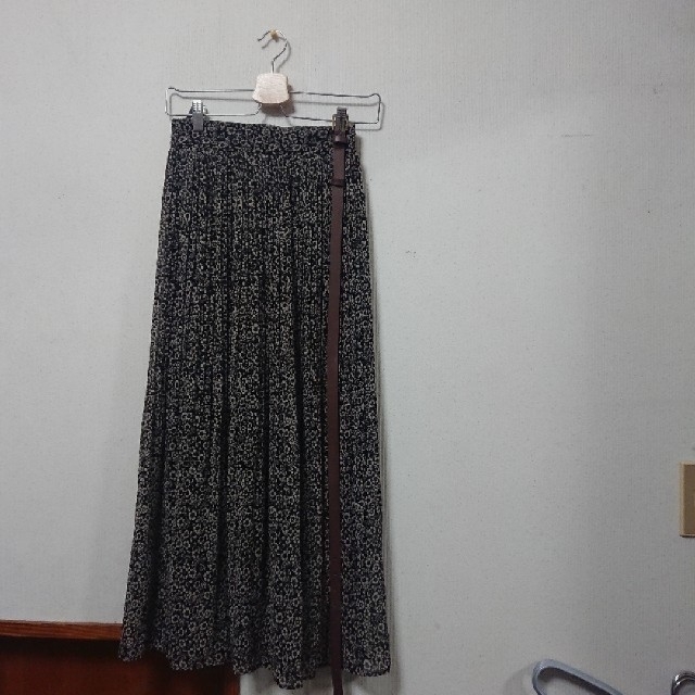 LOWRYS FARM(ローリーズファーム)の本日のみ値下げ花柄プリーツスカート kastane nikoand coen レディースのスカート(ロングスカート)の商品写真