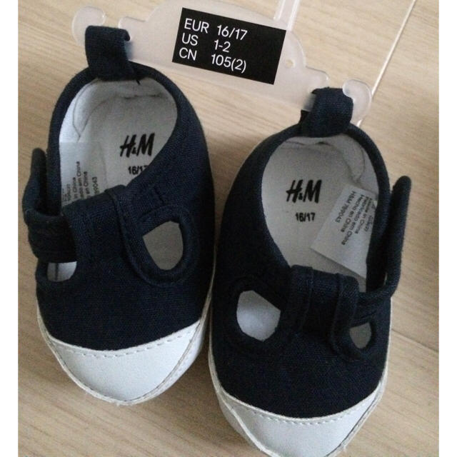 H&M(エイチアンドエム)のベビーシューズ3足セット キッズ/ベビー/マタニティのベビー靴/シューズ(~14cm)(スニーカー)の商品写真