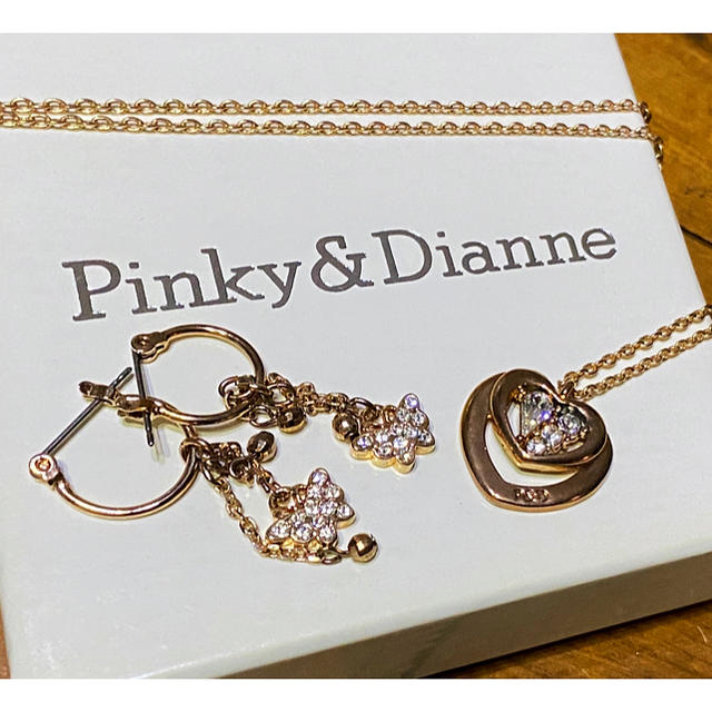 Pinky&Dianne(ピンキーアンドダイアン)のPinky&Dianne   ピアス&ネックレス　ピンクゴールド レディースのアクセサリー(ネックレス)の商品写真