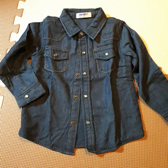 トイザらス(トイザラス)のデニムシャツ　95 キッズ/ベビー/マタニティのキッズ服男の子用(90cm~)(Tシャツ/カットソー)の商品写真