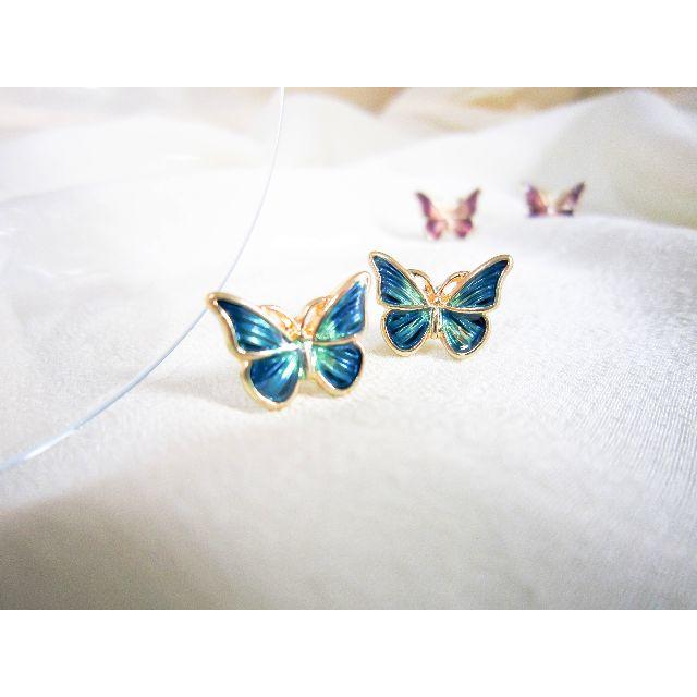 Ameri VINTAGE(アメリヴィンテージ)のwatercolor butterfly Emerald☽ ハンドメイドのアクセサリー(ピアス)の商品写真