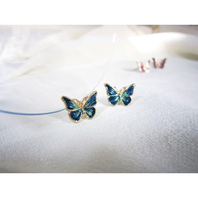 Ameri VINTAGE(アメリヴィンテージ)のwatercolor butterfly Emerald☽ ハンドメイドのアクセサリー(ピアス)の商品写真