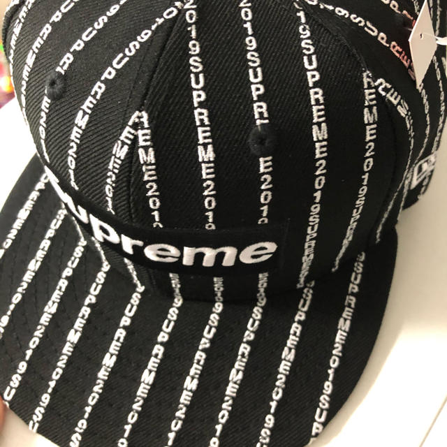 Supreme Text Stripe New Era 黒 71/2キャップ