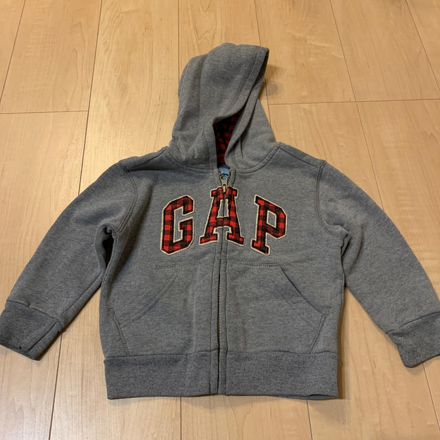 GAP(ギャップ)の【k&y様専用】GAP パーカー　95  キッズ/ベビー/マタニティのキッズ服男の子用(90cm~)(ジャケット/上着)の商品写真