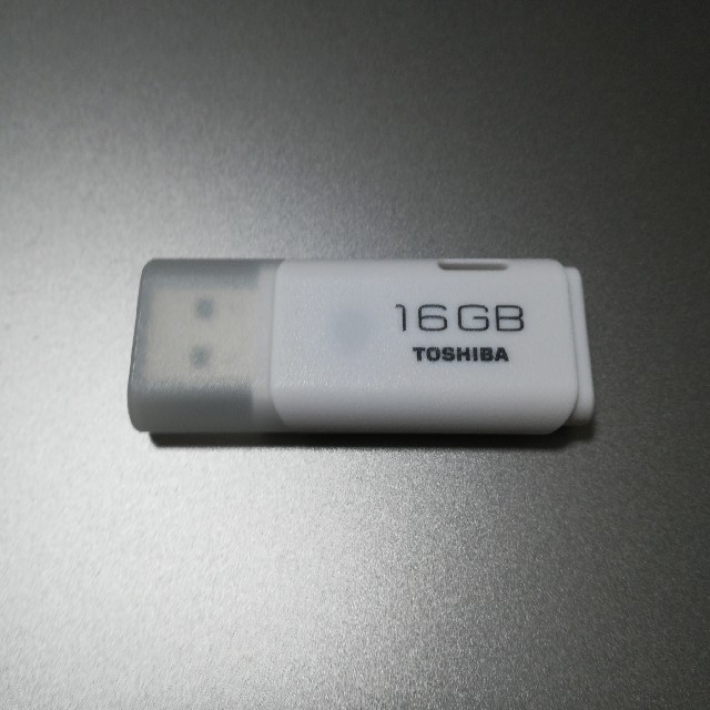 東芝(トウシバ)のUSB 16GB スマホ/家電/カメラのPC/タブレット(PC周辺機器)の商品写真