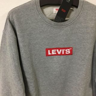 リーバイス(Levi's)の【新品】リーバイス　スウェット　トレーナー　サイズL  グレー　刺繍ロゴ(スウェット)