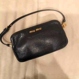 ミュウミュウ(miumiu)のミュウミュウ　ポーチ(ポーチ)