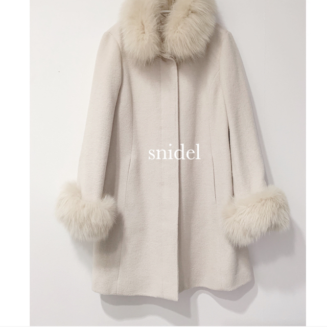 SNIDEL(スナイデル)のsnidel フォックスファーコート レディースのジャケット/アウター(毛皮/ファーコート)の商品写真