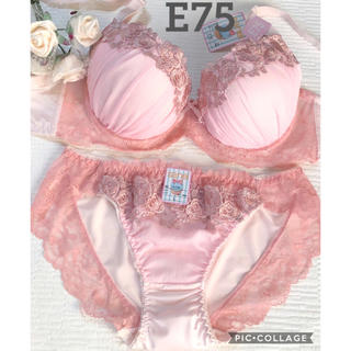ブラショーツE75☆ピンクのラメシフォン＆フラワー刺繍が可愛い♡(ブラ&ショーツセット)