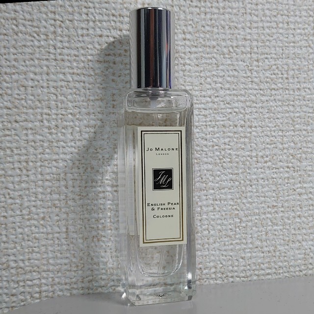 JO MALONE
ENGLISH PEAR & FREESIA COLOGNE