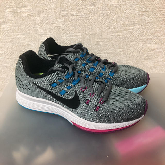 NIKE(ナイキ)のNIKE AIR ZOOM STRUCTURE 19 レディースの靴/シューズ(スニーカー)の商品写真