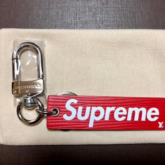 Supreme - 新品・未使用‼️Supreme & LOUIS VUITTON ‼️キーホルダーの通販 by パトカバshop