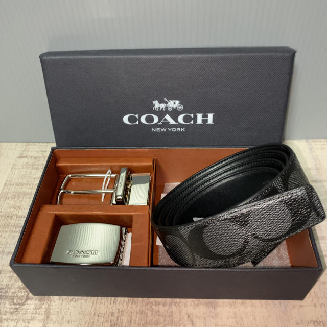 COACH(コーチ)の新品　COACH  コーチ　メンズベルトセット　 メンズのファッション小物(ベルト)の商品写真